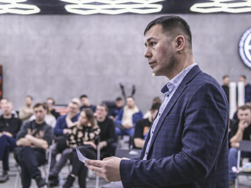 Семинар по антигравийным, цветным и виниловым плёнкам от IRISTEK в Санкт-Петербурге